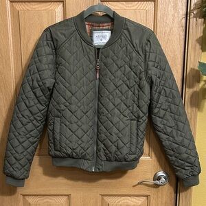 Ashley By 26 International Women’s Quilted Olive Green, Zip Up, Jacket, Size M.